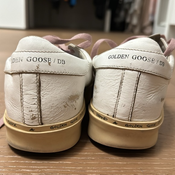 leather sneakers size 39 (fits like an 8). Gently worn